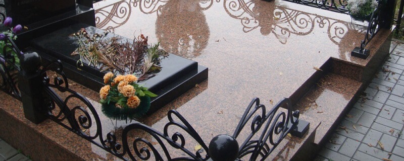 Обустройство могил: плиты под памятник